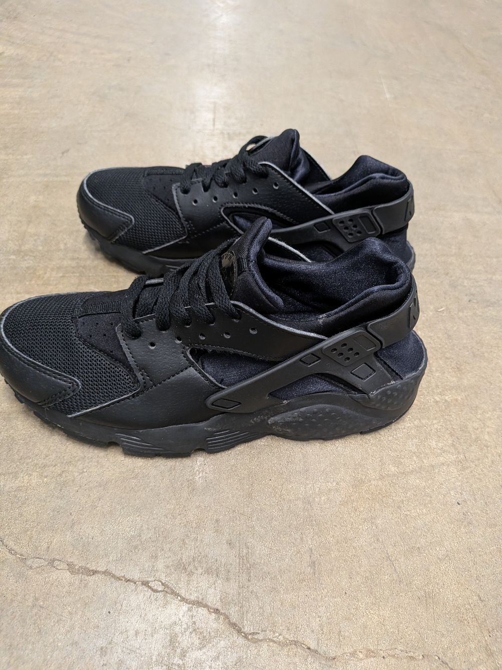 Nike Kids' Black Youth Athletic Sneakers